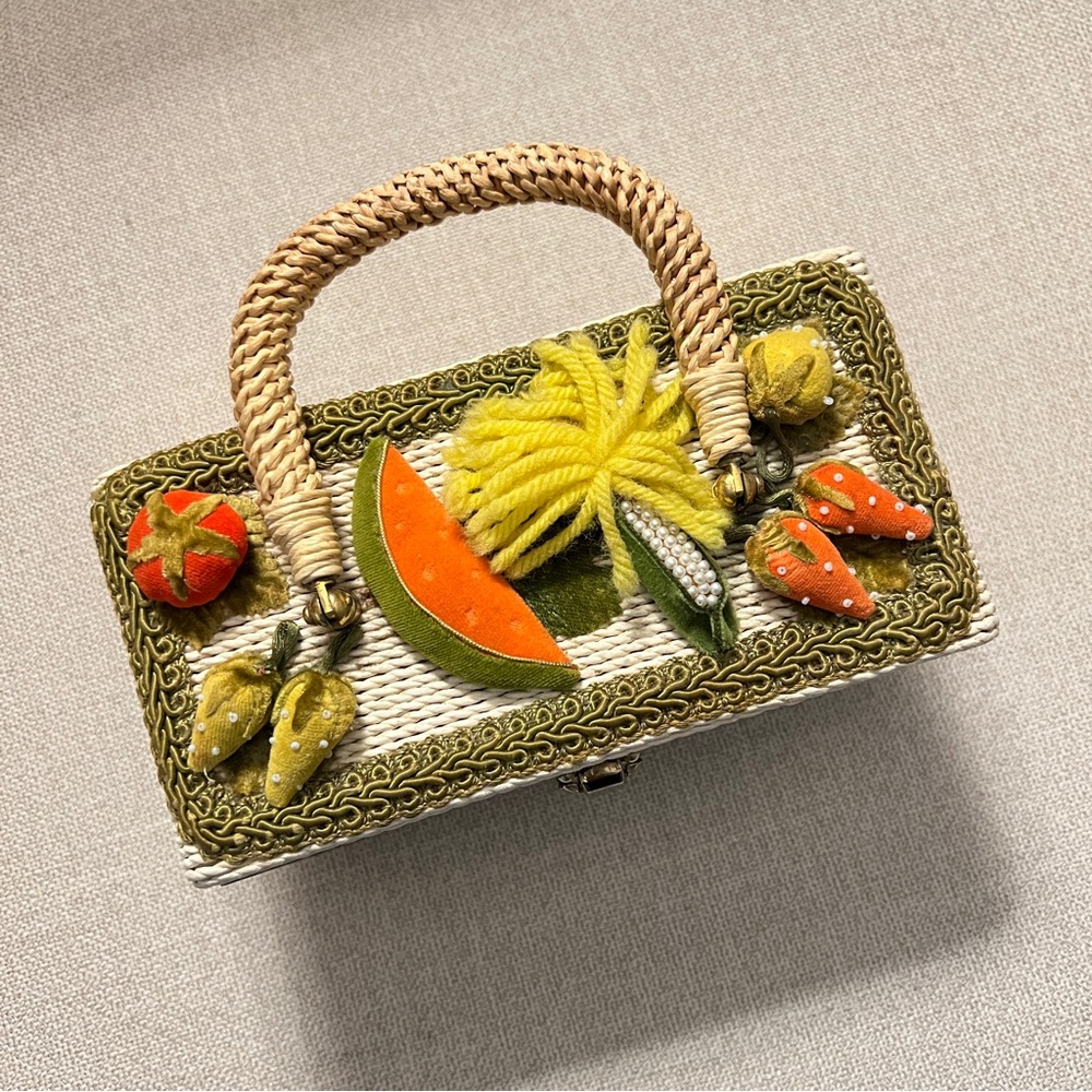Vintage Velvet Strawberry Fruits Handmade Box Novelty Whimsical Purse - Picture 3 of 6